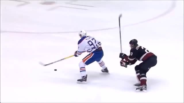 McDavid’s bottom hand technique